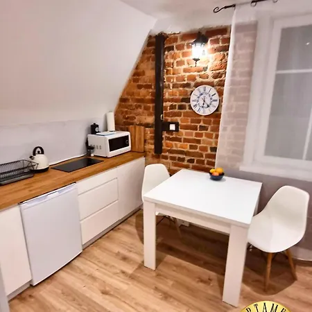 アパート W Rynku ブンツラウ